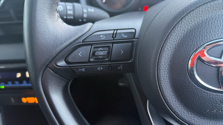 Toyota Yaris 1.5 Hybrid Design 5dr CVT Hybrid Hatchback